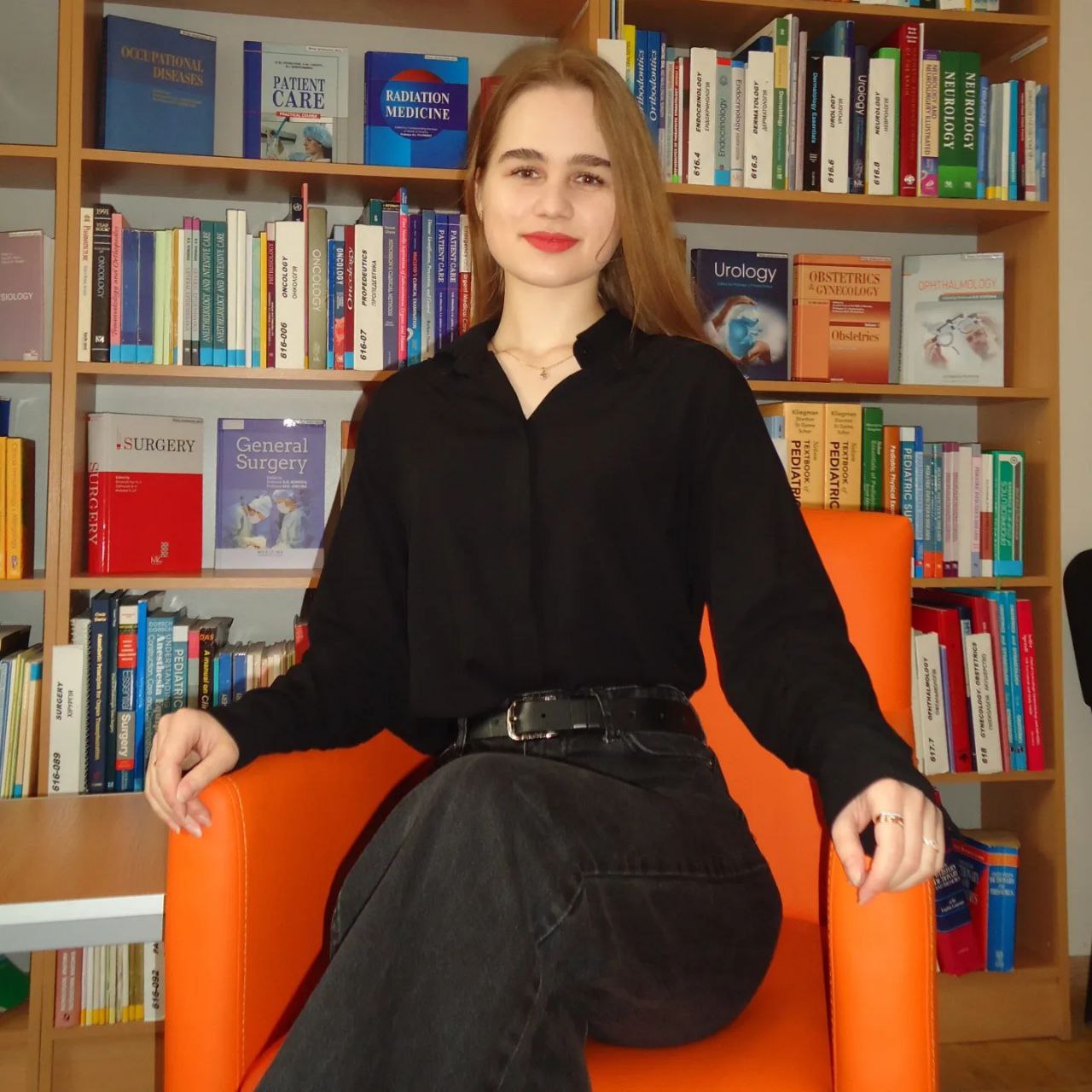 photo_5359686983305256692_y